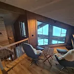Large Modern Family Lifjell