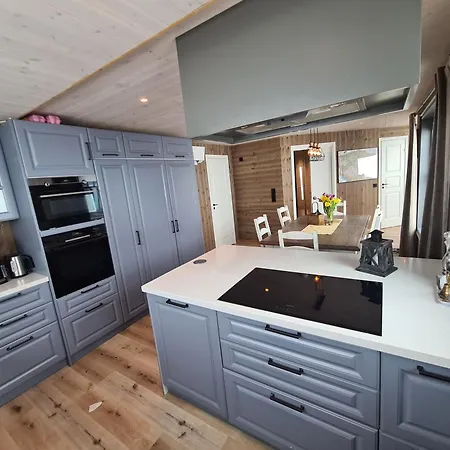 Holiday home Large Modern Family