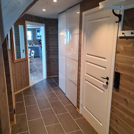 Holiday home Large Modern Family