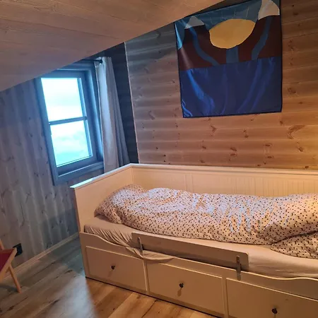 Large Modern Family 度假居 *