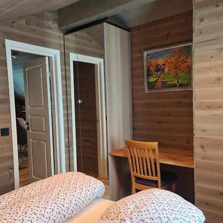 Holiday home Large Modern Family