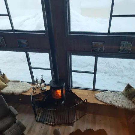 度假居 Large Modern Family